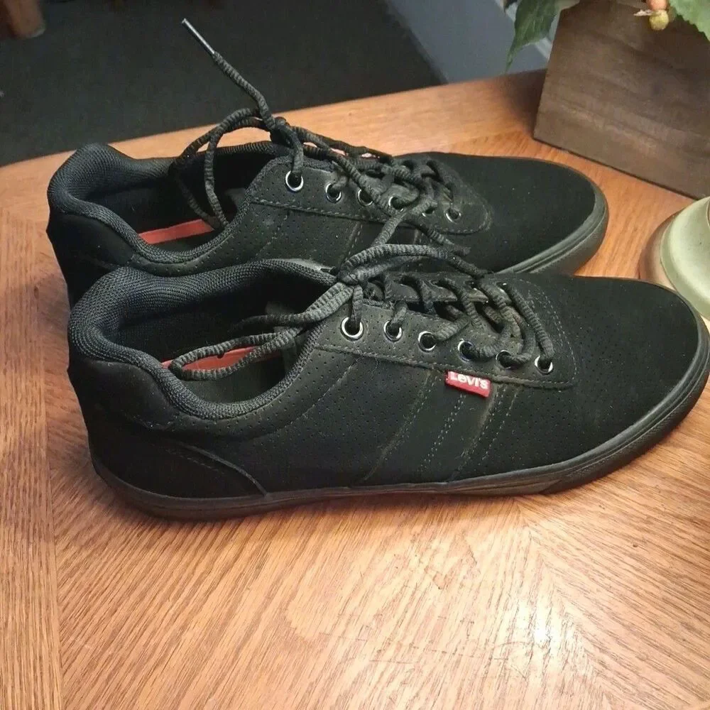 ​Levi's shoes sneakers men black size 8.5 canvas casual skate low top skate shoe
